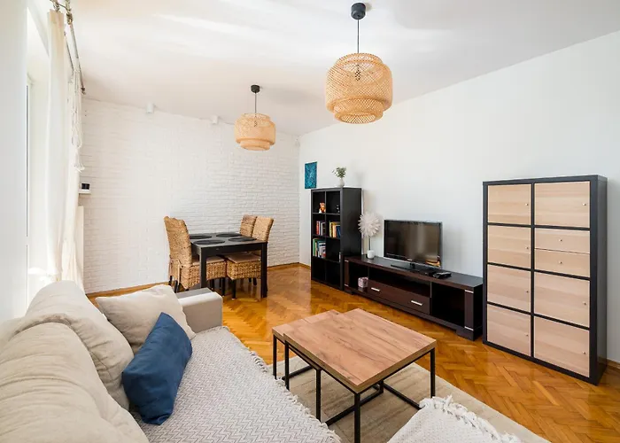 Rondo Wiatraczna Stylish By Bookinghost Varşova